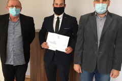 Wręczenie stypendiów motywacyjnych, ufundowanych przez Państwo Natalię i Stanisława Bartoszewicz, dla 10 uczniów z Liceum Ogólnokształcącego im. Bohaterów Oflagu II D.