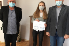 Stypendia-mWręczenie stypendiów motywacyjnych, ufundowanych przez Państwo Natalię i Stanisława Bartoszewicz, dla 10 uczniów z Liceum Ogólnokształcącego im. Bohaterów Oflagu II D.otywacyjne-11