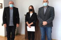 Wręczenie stypendiów motywacyjnych, ufundowanych przez Państwo Natalię i Stanisława Bartoszewicz, dla 10 uczniów z Liceum Ogólnokształcącego im. Bohaterów Oflagu II D.