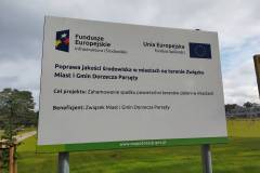 Zdjęcie z odbioru inwestycji „Poprawa jakości środowiska w miastach na terenie Związku Miast i Gmin Dorzecza Parsęty”, którego celem była rewaloryzacja, uporządkowanie i rozwój terenów zieleni w mieście Borne Sulinowo.