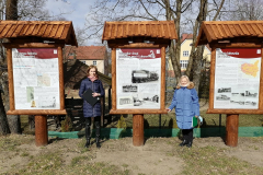 Małgorzata Siluk i Anetta Chołody przy tablicach.