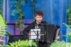 Romski Kwiat Paproci - koncert romskich pieśni w wykonaniu „Sióstr Matkowskich”.