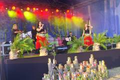 Koncert romskich pieśni w wykonaniu „Sióstr Matkowskich”.