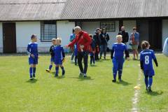 Wymiana-uwag-pomiędzy-trenerem-i-zawodnikami-KS-Pionier-95-Borne-Sulinowo