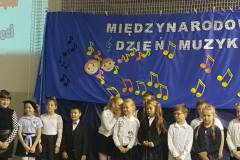 Międzynarodowy-Dzień-Muzyki-w-Szkole-Podstawowej-im.-Pierwszych-Osadników-w-Łubowie-4