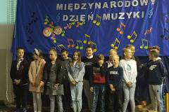 Międzynarodowy-Dzień-Muzyki-w-Szkole-Podstawowej-im.-Pierwszych-Osadników-w-Łubowie-5