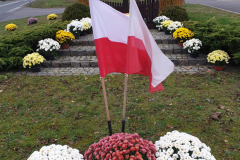 Koło Gospodyń Wiejskich w Łubowie realizuje "akcję chryzantemy" - Łubowo.