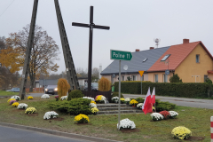 Koło Gospodyń Wiejskich w Łubowie realizuje "akcję chryzantemy" - Łubowo.