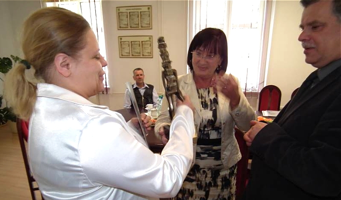 Statuetka dla „Biblioteki Roku 2011”