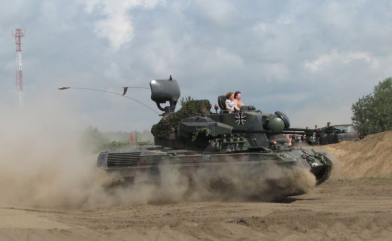 IX Międzynarodowy Zlot Pojazdów Militarnych „Gąsienice i Podkowy” Borne Sulinowo – 2012