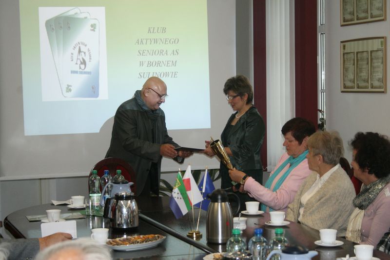 „Jesień życia nie musi być szara”.