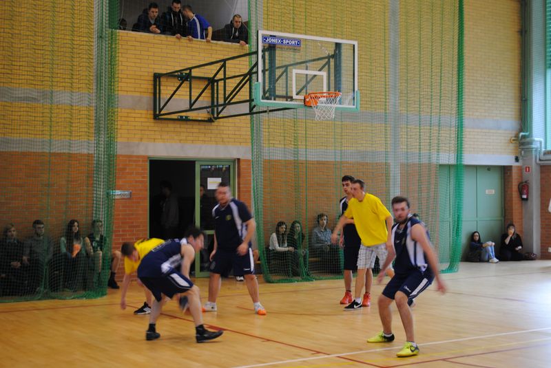 Piłka koszykowa w ramach Licealiady – historyczny medal chłopców z LO w Bornem Sulinowie!