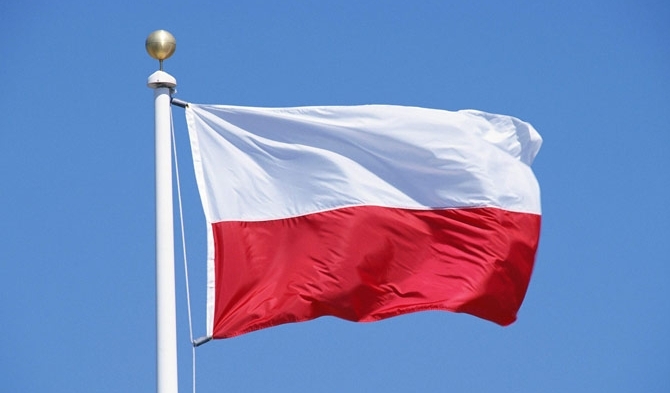 2 maja: Dzień Flagi Rzeczypospolitej Polskiej; Dzień Polonii i Polaków za Granicą