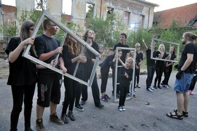 Młodzi ludzie z Bornego Sulinowa robią teatr