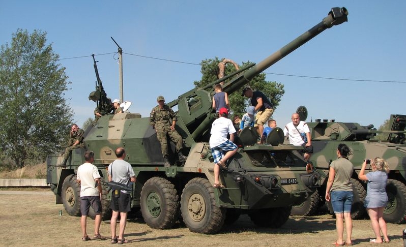 Gorące gąsienice i podkowy – podsumowanie Zlotu Pojazdów Militarnych