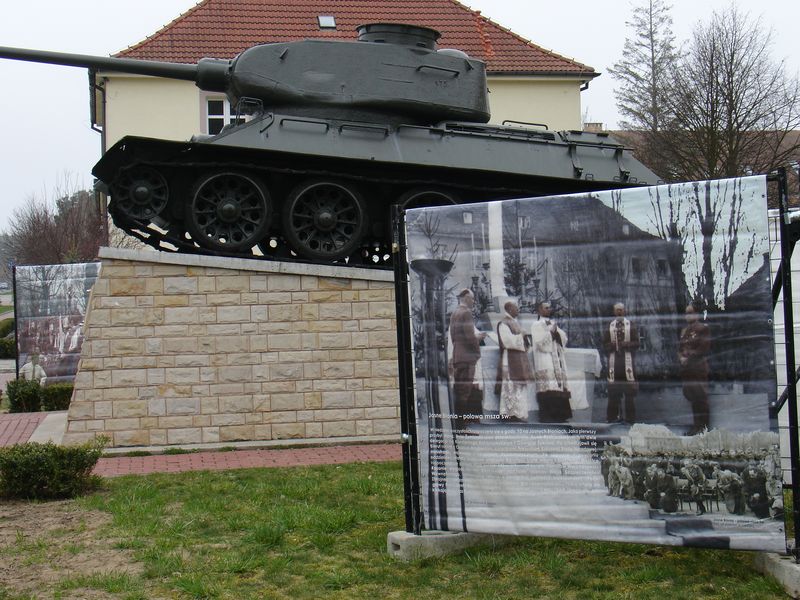 Wystawa plenerowa przy „Borneńskim Czołgu”