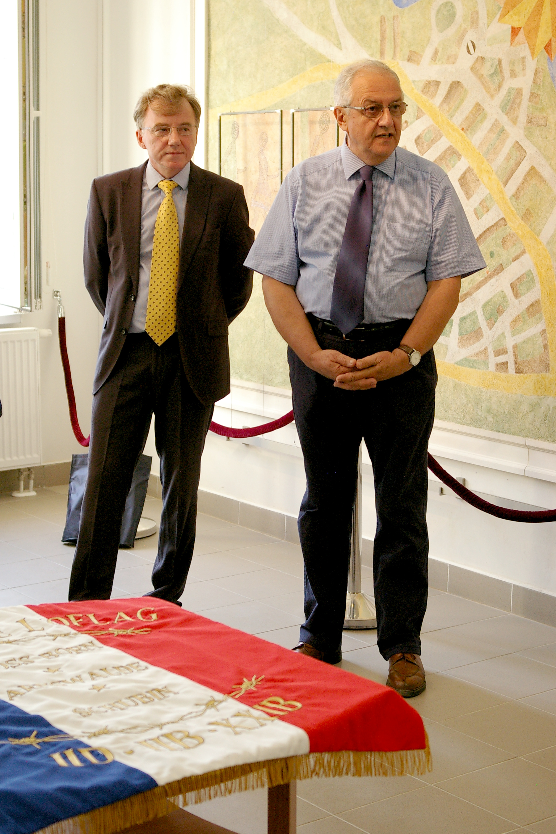 Odsłonięcie fresku w Budynku Kulturalno-Oświatowym Odsłonięcie fresku w Budynku Kulturalno-Oświatowym